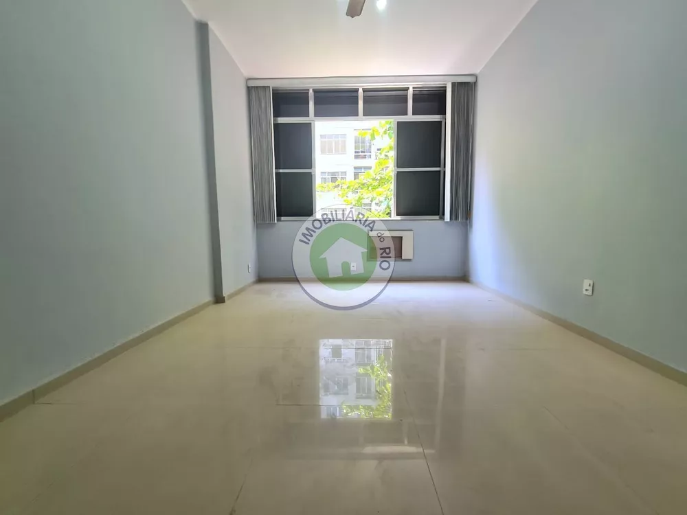 Apartamento à venda com 1 quarto, 39m² - Foto 2