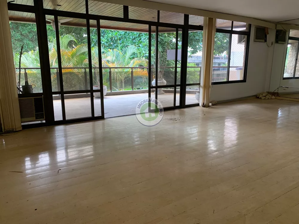 Apartamento à venda com 3 quartos, 210m² - Foto 2