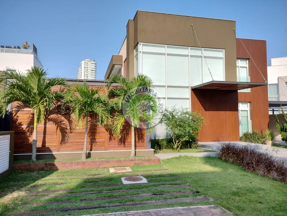 Casa de Condomínio à venda com 4 quartos, 700m² - Foto 2