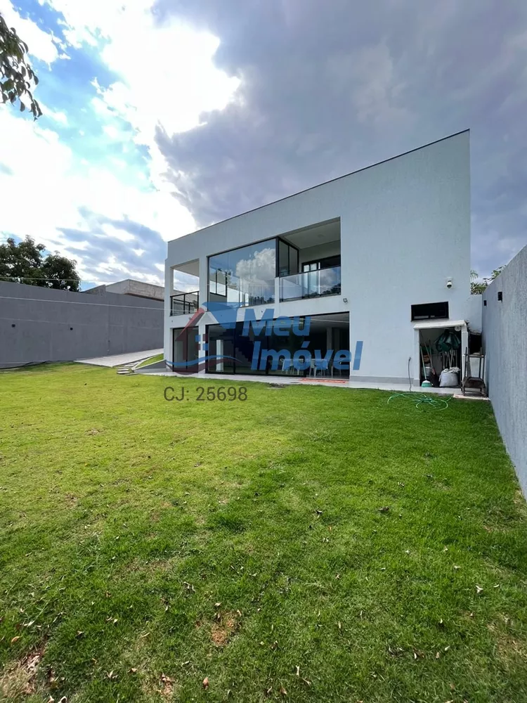 Casa à venda com 3 quartos, 450m² - Foto 3