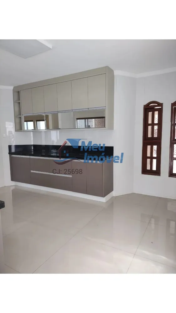 Casa, 4 quartos, 329 m² - Foto 1