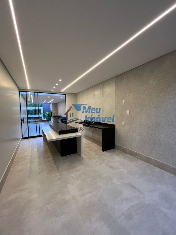 Casa à venda com 3 quartos, 350m² - Foto 2