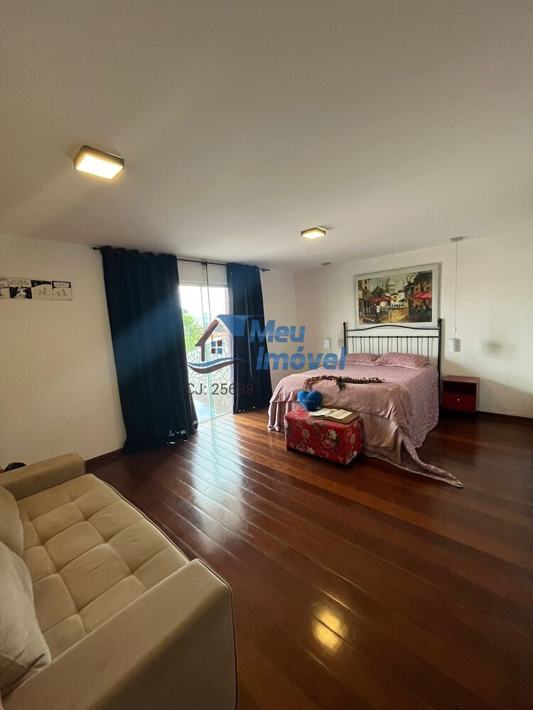 Casa à venda com 5 quartos, 330m² - Foto 3
