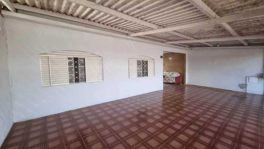 Casa à venda com 3 quartos, 150m² - Foto 1