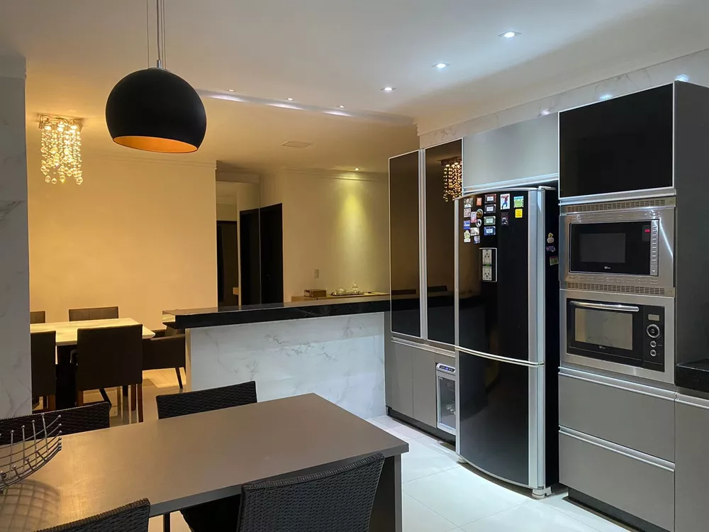 Casa, 3 quartos, 240 m² - Foto 1