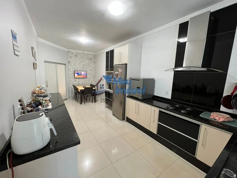 Casa, 4 quartos, 280 m² - Foto 10