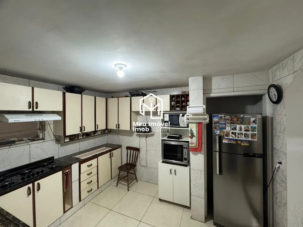 Casa, 6 quartos, 128 m² - Foto 2