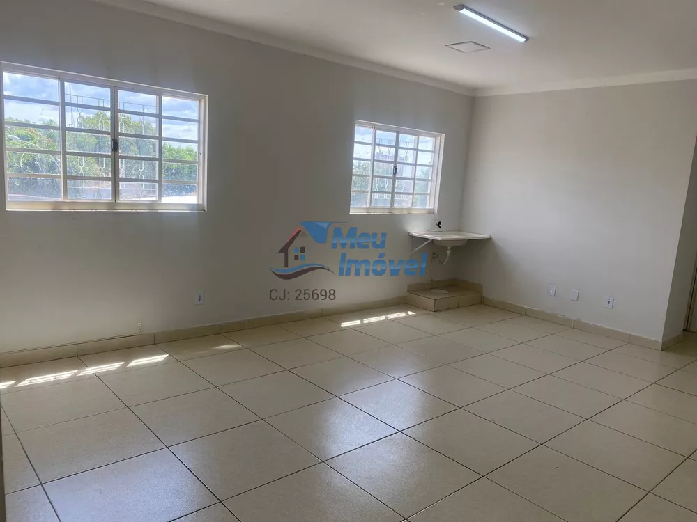 Loja-Salão, 300 m² - Foto 1