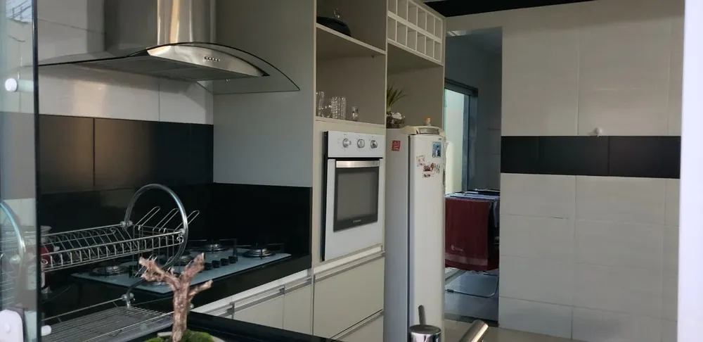 Casa, 4 quartos, 249 m² - Foto 4