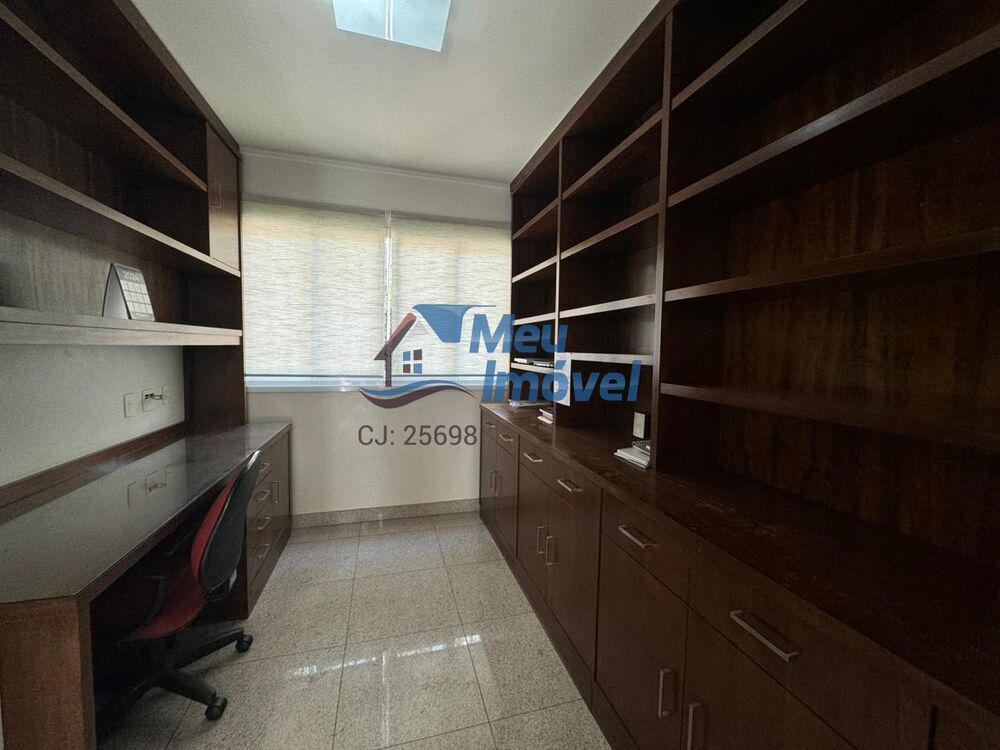 Casa à venda com 4 quartos, 493m² - Foto 1