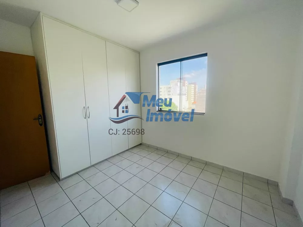 Apartamento à venda com 3 quartos, 74m² - Foto 2