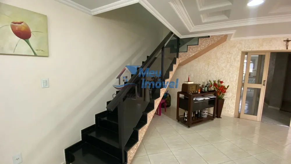 Casa, 4 quartos, 250 m² - Foto 1