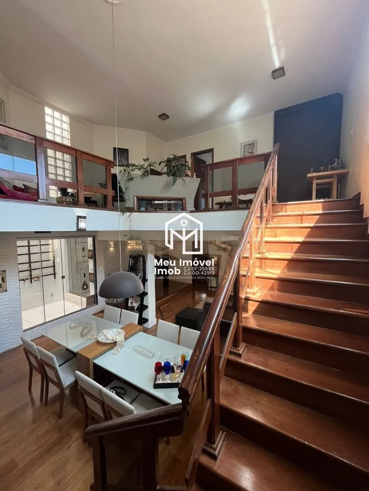 Casa, 5 quartos, 330 m² - Foto 1