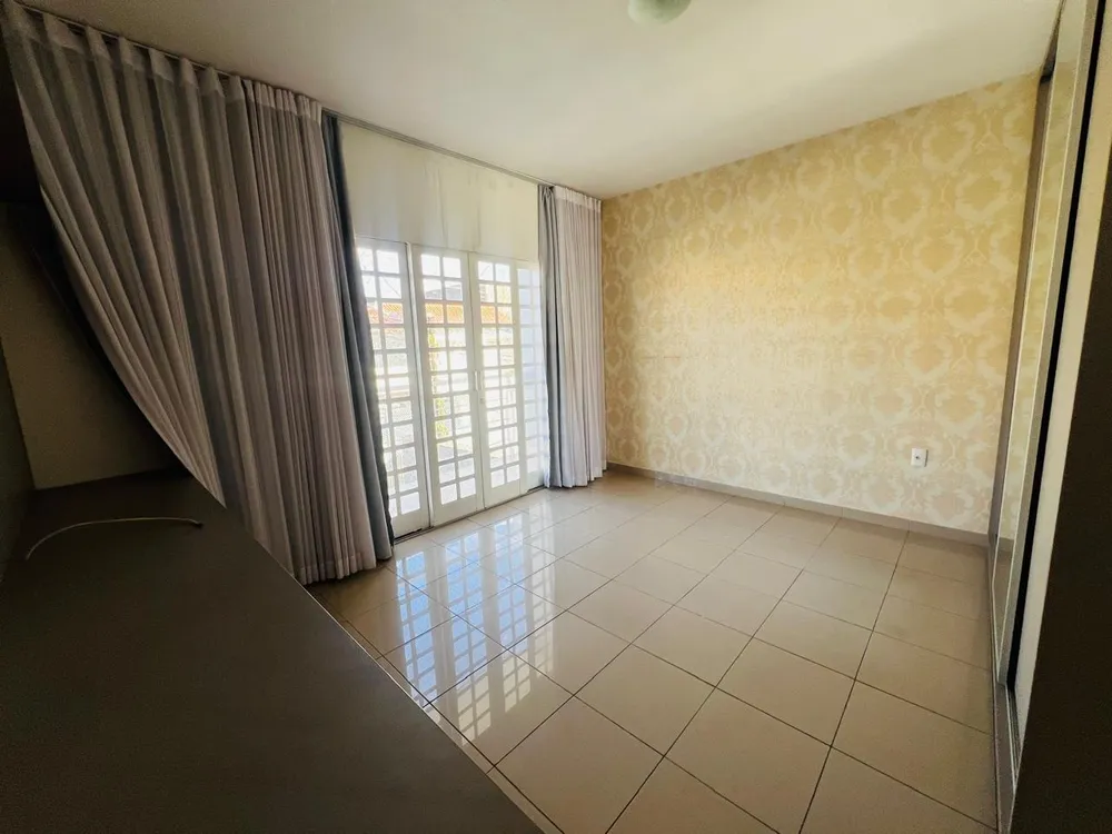 Casa, 4 quartos, 300 m² - Foto 4