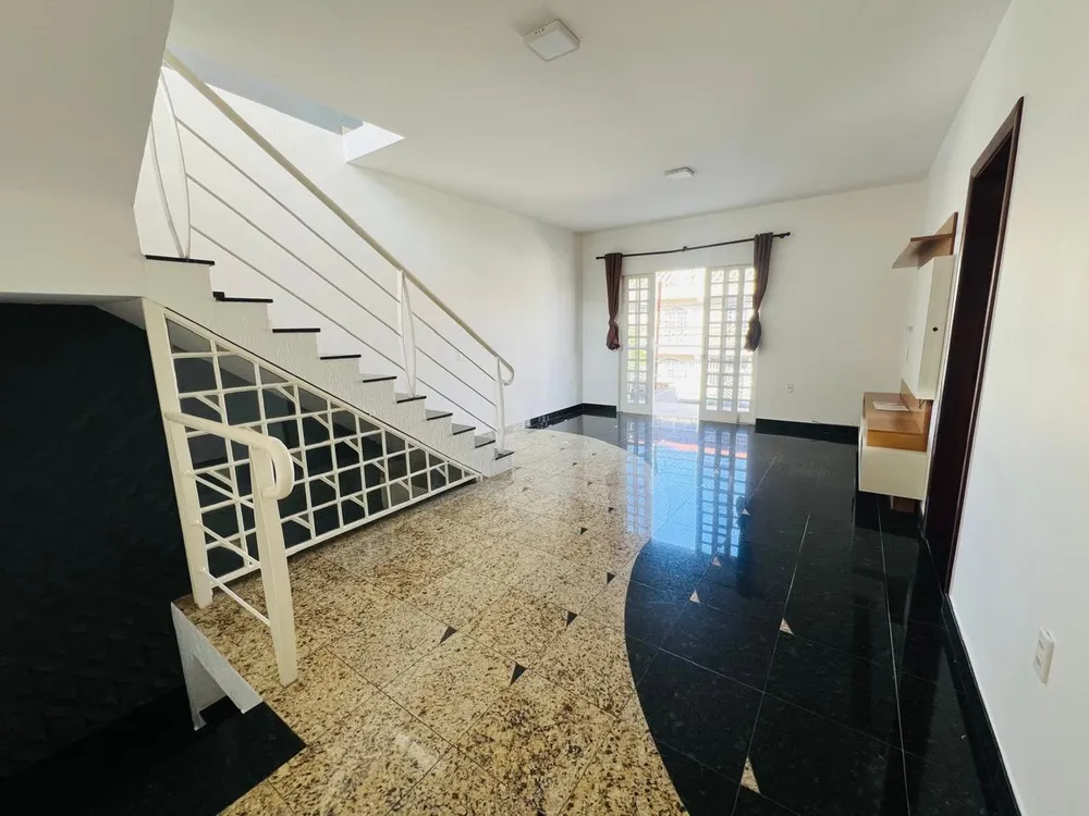 Casa, 4 quartos, 300 m² - Foto 3
