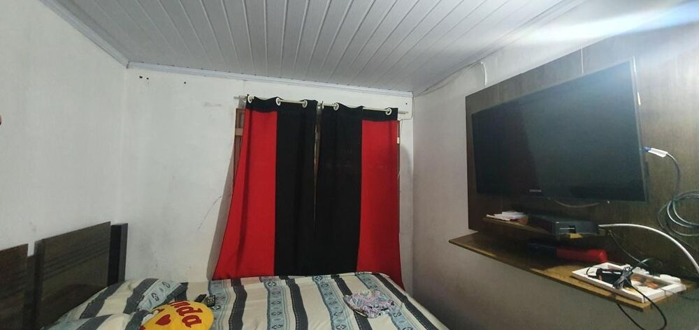 Casa à venda com 2 quartos, 150m² - Foto 1