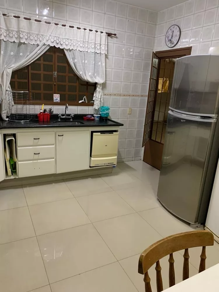 Casa à venda com 4 quartos, 320m² - Foto 5