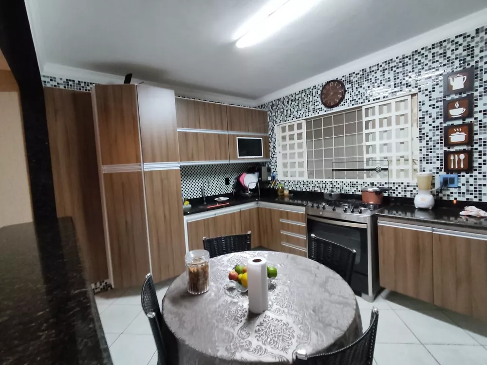 Casa à venda com 3 quartos, 134m² - Foto 3