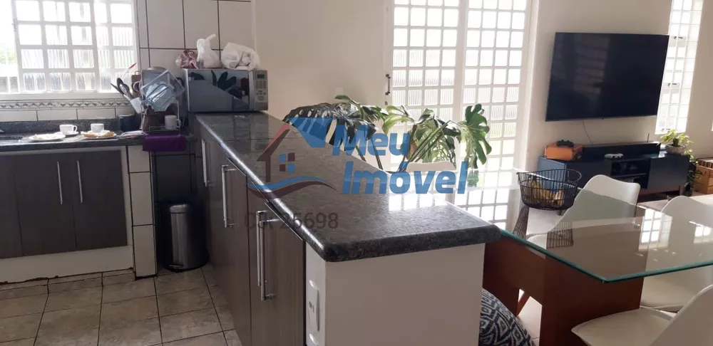 Casa, 5 quartos, 230 m² - Foto 2