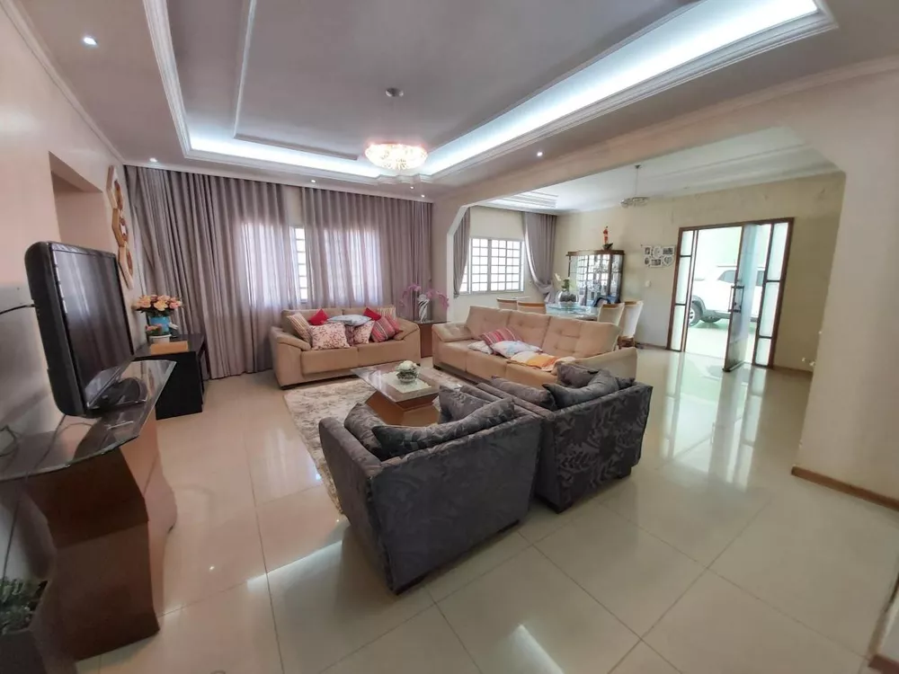 Casa, 4 quartos, 360 m² - Foto 1