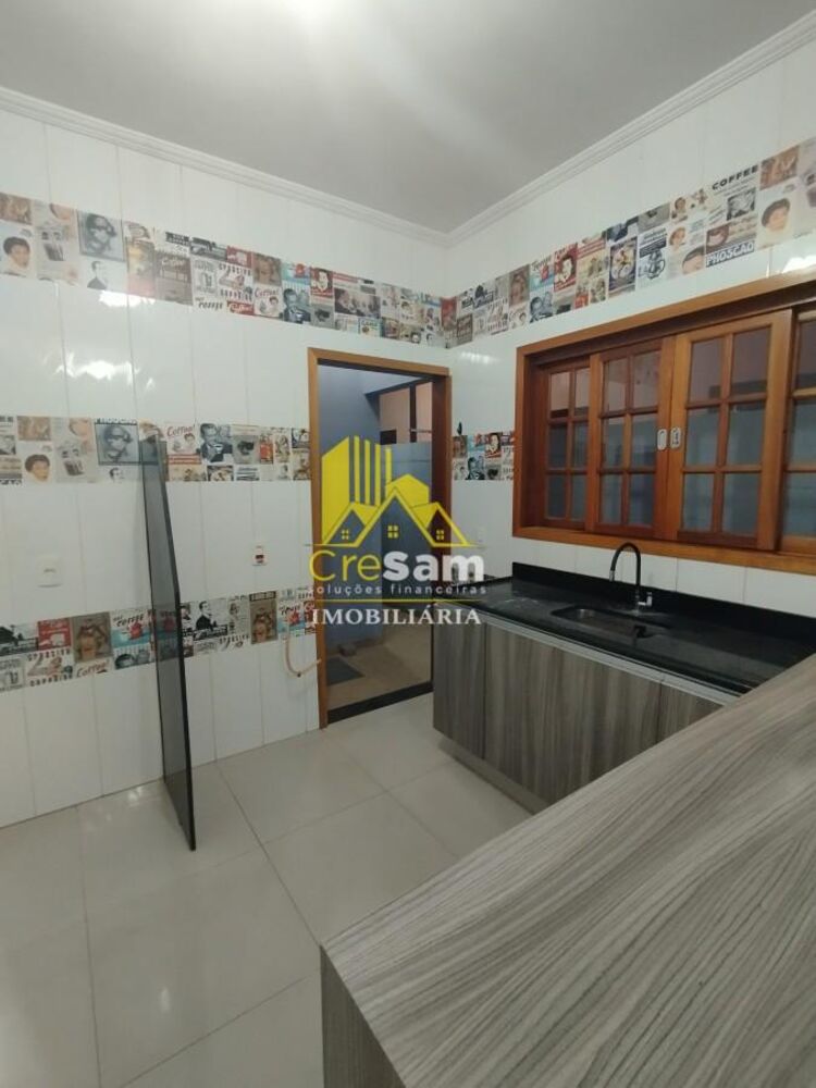 Casa para alugar com 2 quartos, 125m² - Foto 1