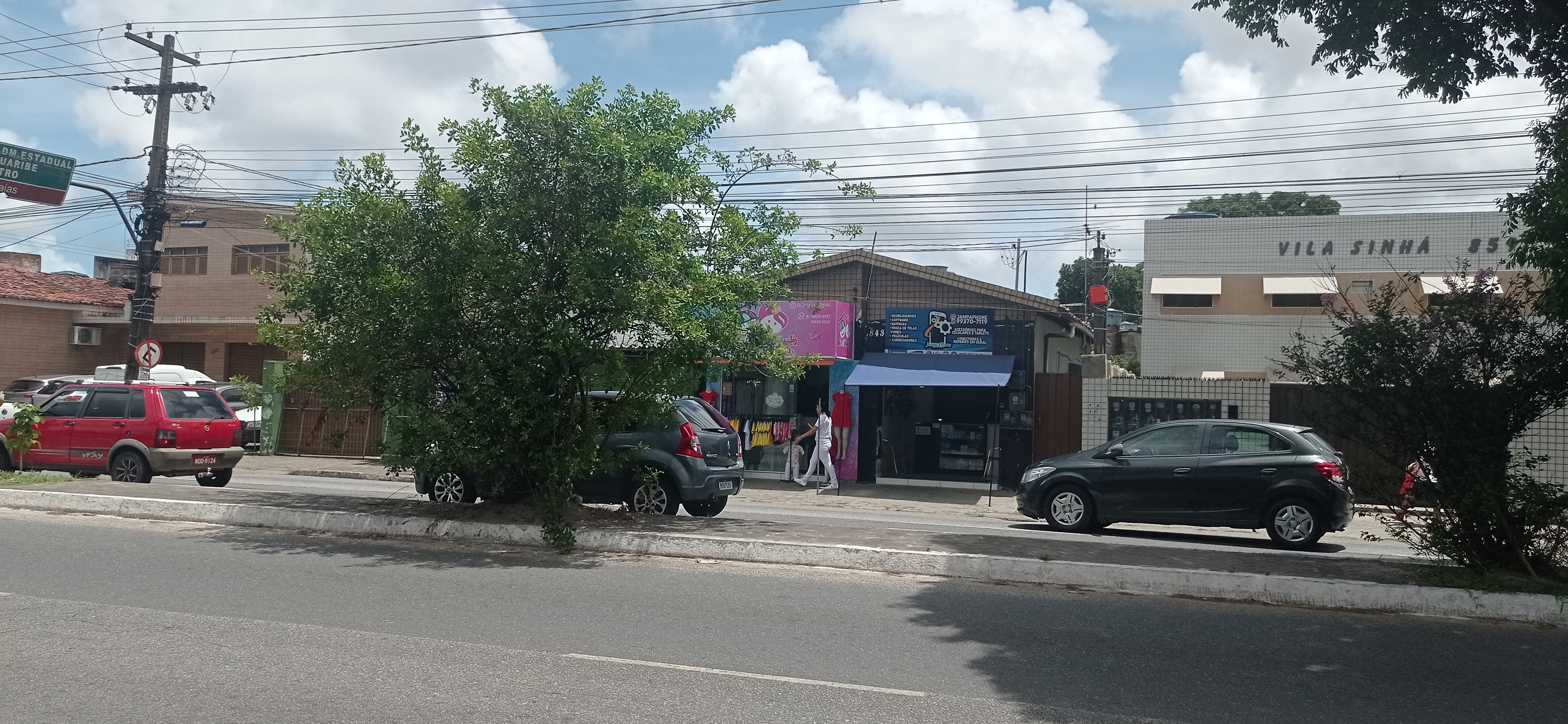 Casa à venda com 3 quartos, 200m² - Foto 1