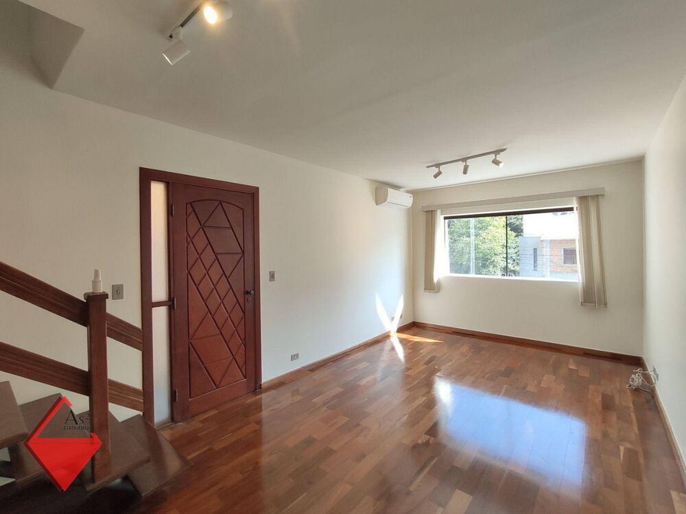 Casa, 3 quartos, 169 m² - Foto 1