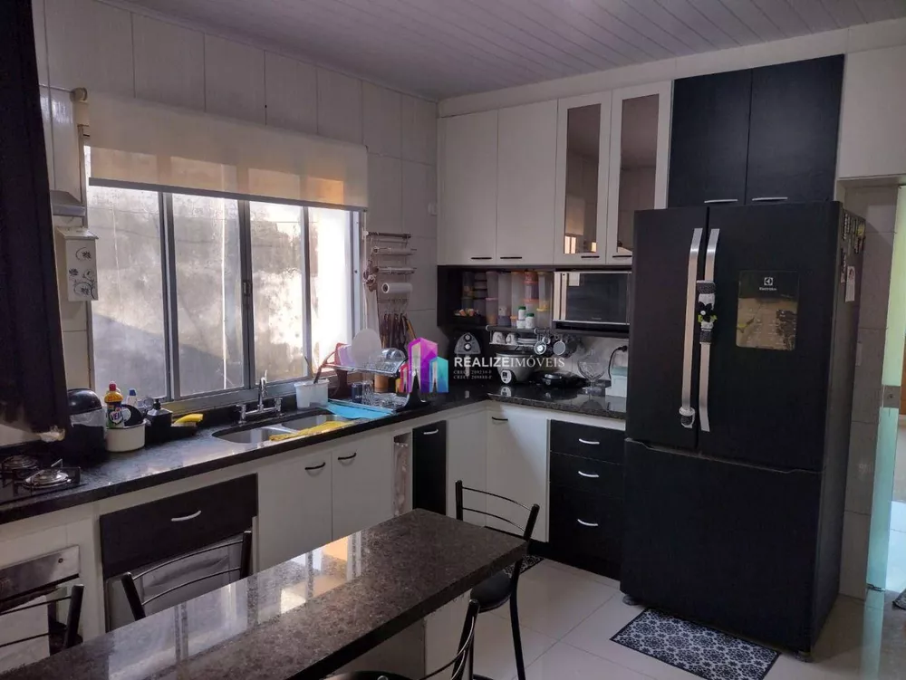 Casa, 4 quartos, 224 m² - Foto 3