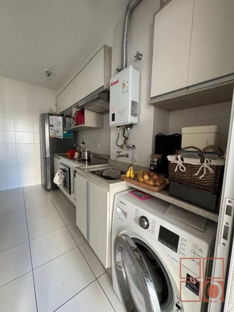 Apartamento à venda com 2 quartos, 67m² - Foto 2