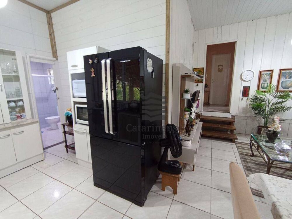 Chácara à venda com 3 quartos, 140m² - Foto 4