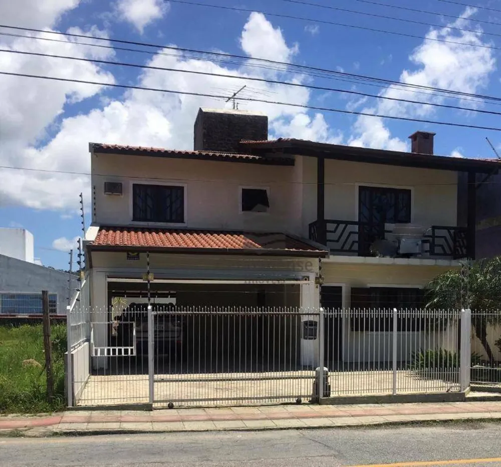 Casa, 3 quartos, 200 m² - Foto 1