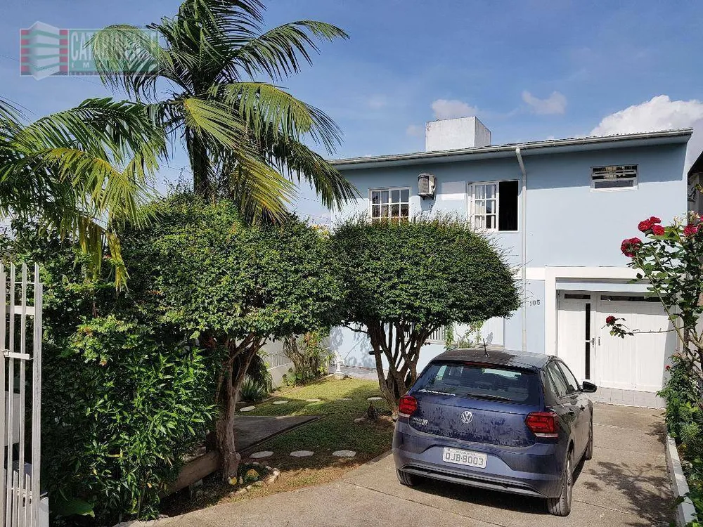 Casa, 3 quartos, 242 m² - Foto 1