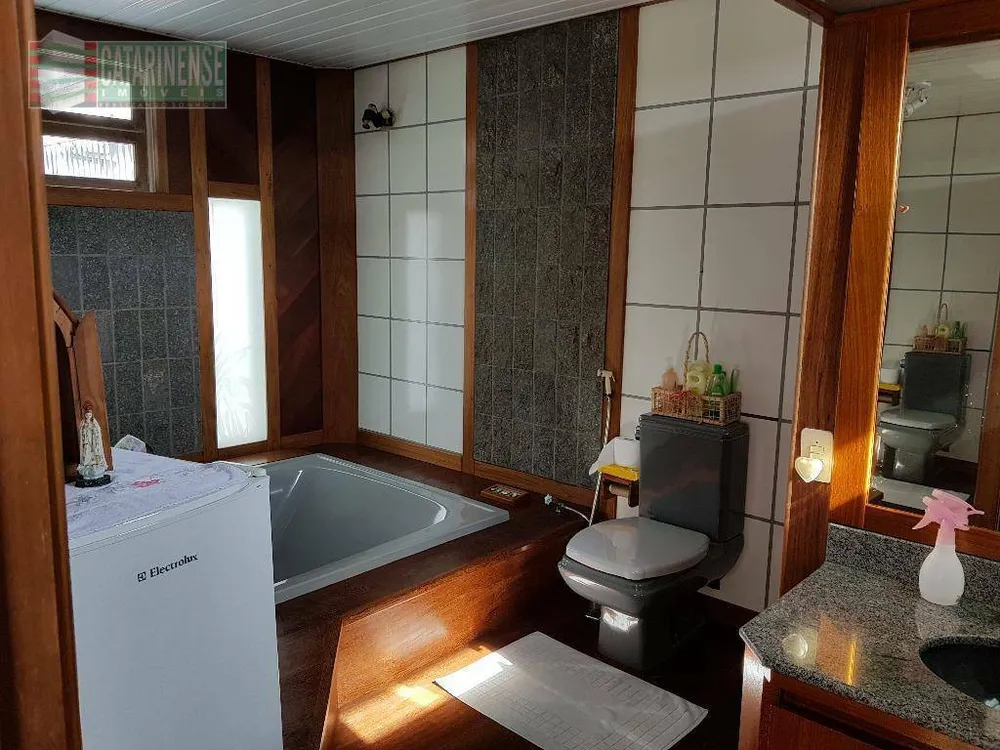 Casa, 3 quartos, 242 m² - Foto 4