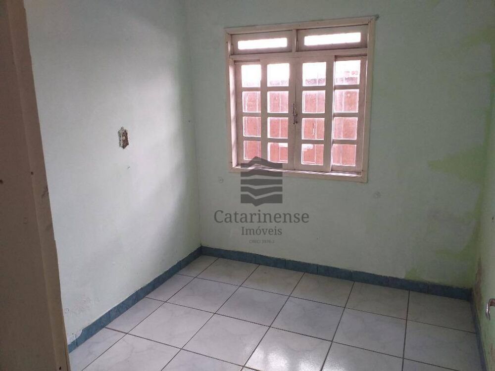 Casa, 6 quartos, 162 m² - Foto 1