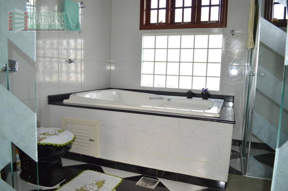 Casa, 3 quartos, 240 m² - Foto 4