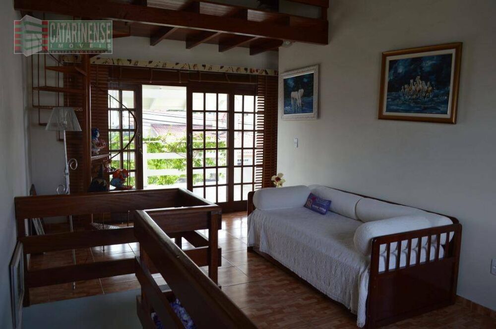 Casa, 3 quartos, 240 m² - Foto 2