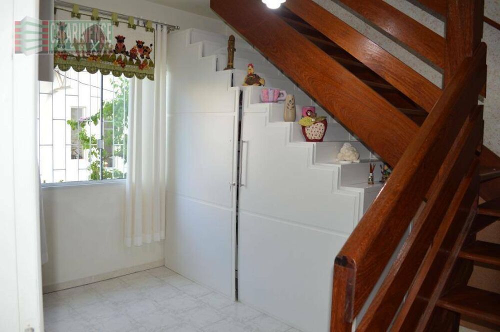 Casa, 3 quartos, 240 m² - Foto 1