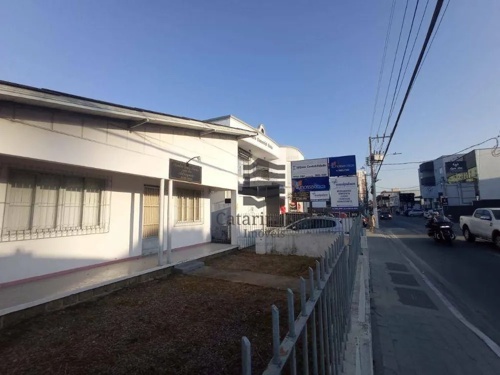 Casa, 3 quartos, 192 m² - Foto 2