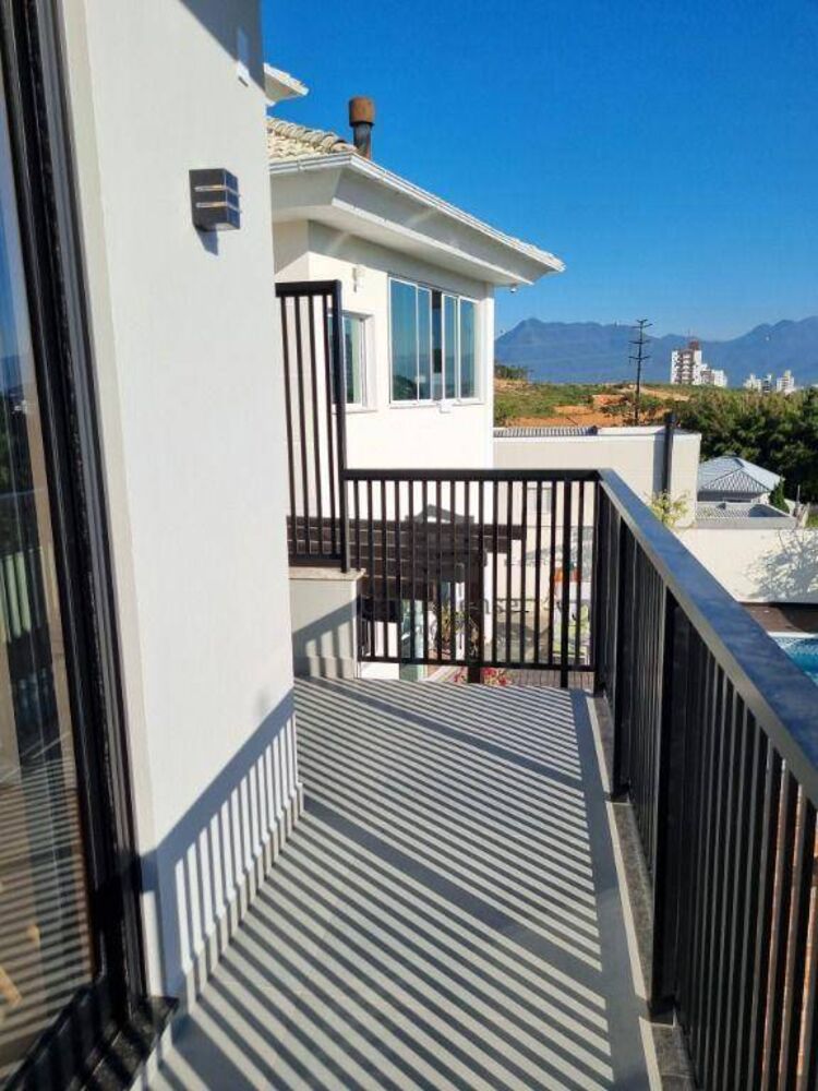 Casa à venda com 3 quartos, 202m² - Foto 17