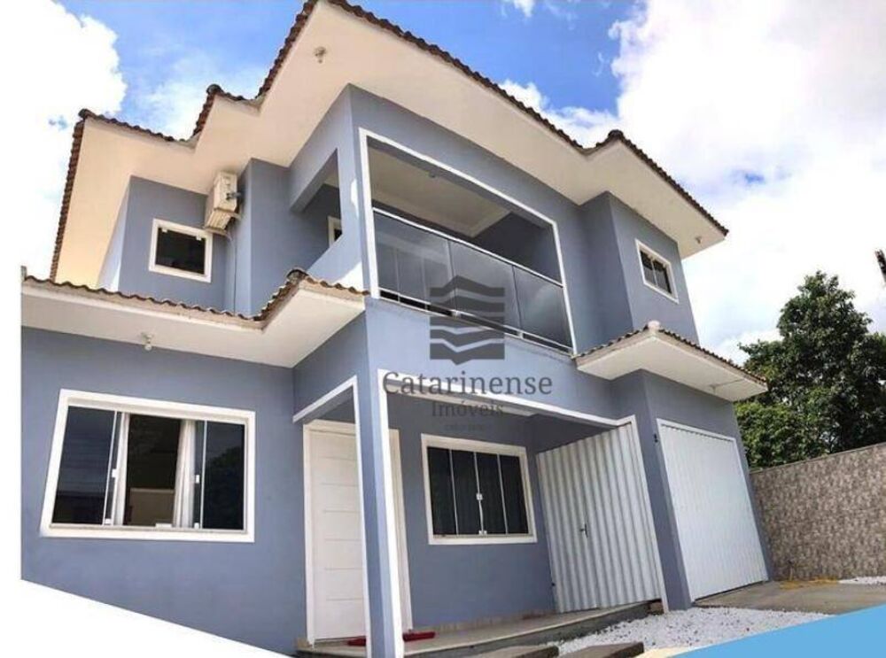 Casa à venda com 3 quartos, 207m² - Foto 1
