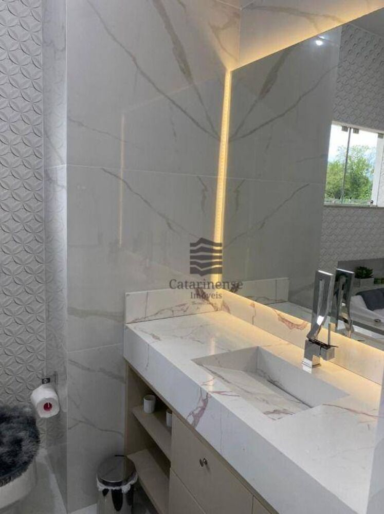 Casa à venda com 3 quartos, 207m² - Foto 3