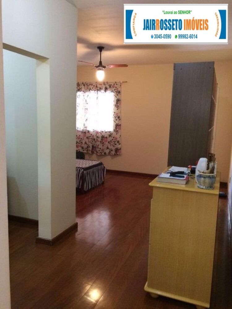 Casa à venda com 6 quartos, 400m² - Foto 1