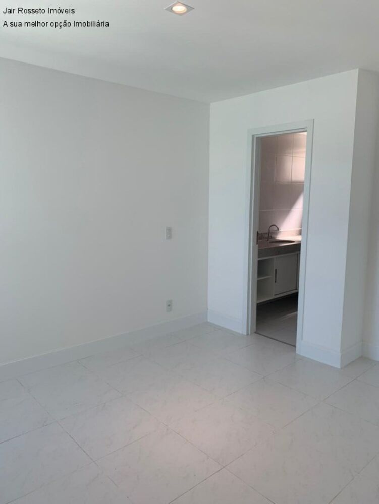 Cobertura, 3 quartos, 214 m² - Foto 4