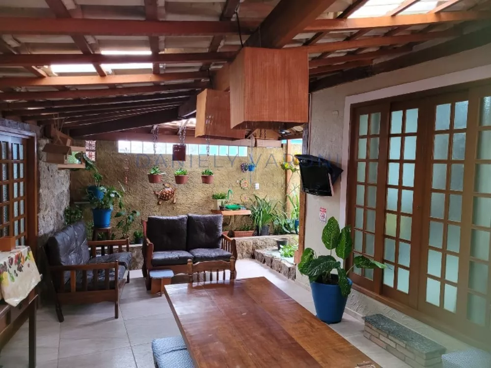 Casa de Condomínio à venda com 5 quartos, 170m² - Foto 1