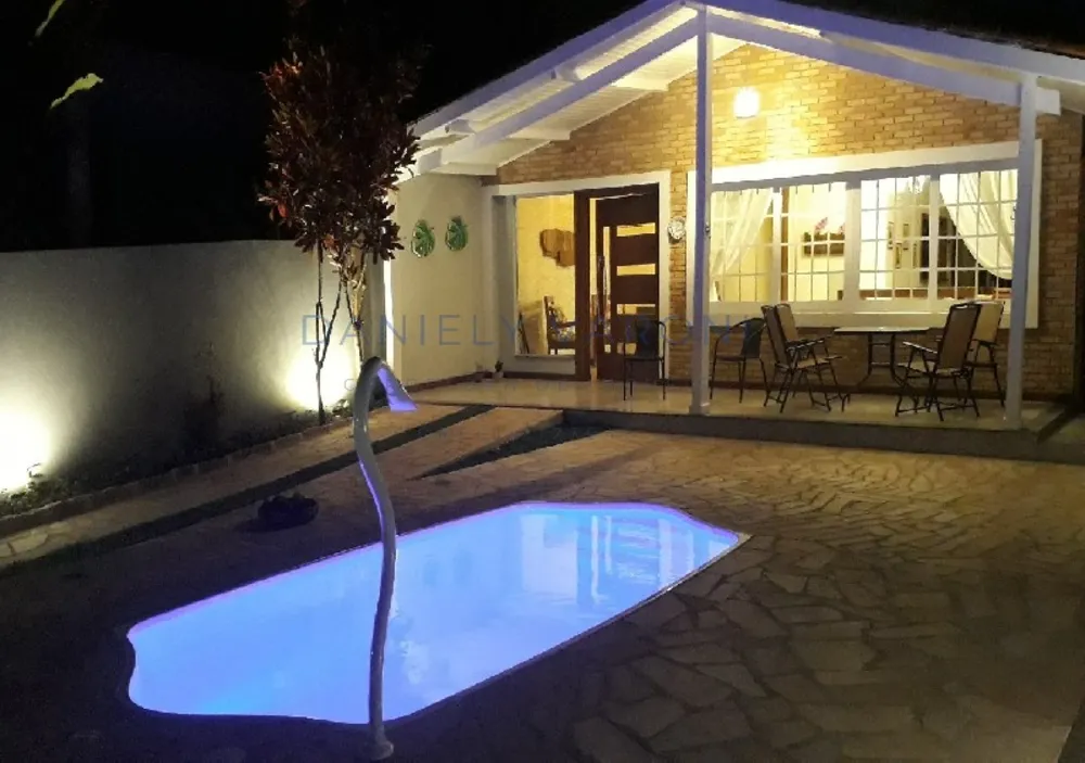Casa, 4 quartos, 162 m² - Foto 1