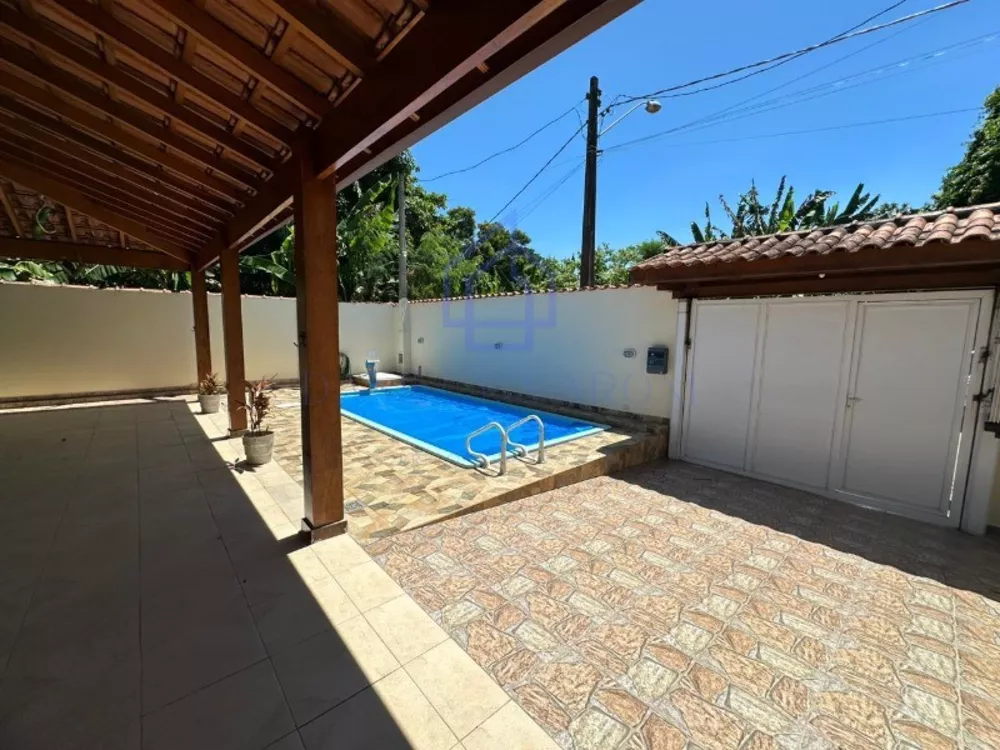 Casa à venda com 4 quartos, 140m² - Foto 3