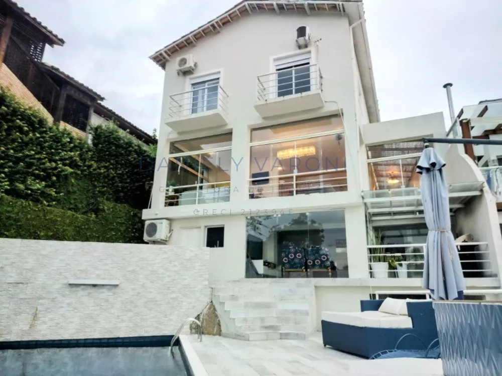 Casa, 5 quartos, 230 m² - Foto 1