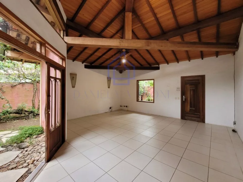 Casa à venda com 4 quartos, 244m² - Foto 6