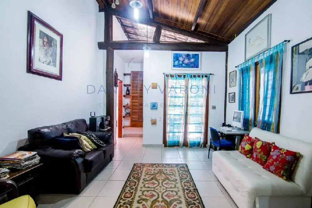 Casa à venda com 5 quartos, 196m² - Foto 4