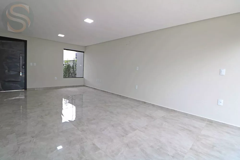 Casa à venda com 3 quartos, 151m² - Foto 3